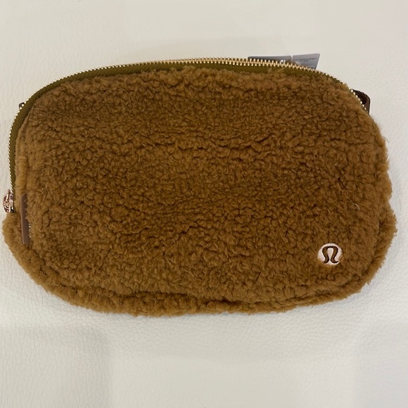 lululemon athletica Handbags - NWT Lululemon Fleece Everywhere Belt Bag - Carmel / Gold